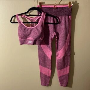 VS/Pink Seamless Leggings and Sport Bra Size Small